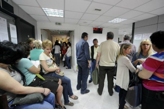 Με στόχο να μπει τέλος στις ουρές του ΙΚΑ