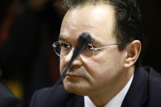 Λευτεριά στον Παπακωνσταντίνου!