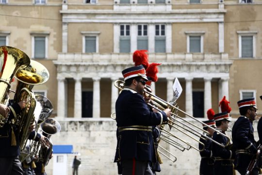 Παρέλαση χωρίς κιγκλιδώματα