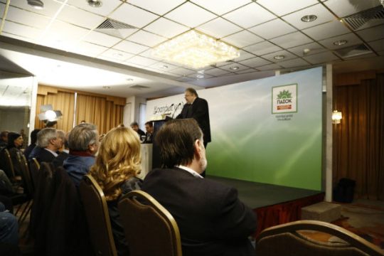 Εγκλωβισμένη και χωρίς γραμμή η κυβέρνηση, λέει το ΠΑΣΟΚ