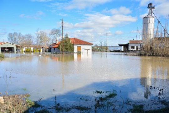 Αποζημιώσεις για τις πλημμύρες σε Αρτα και Εβρο