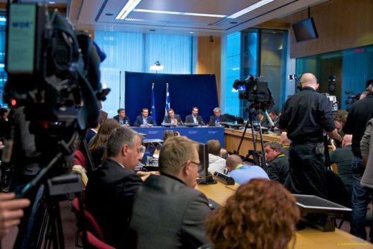 Και τώρα κυβερνάνε… τρέχοντας