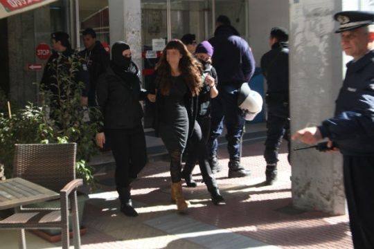 Προφυλακίστηκαν η μητέρα και η σύντροφος του Τσάκαλου