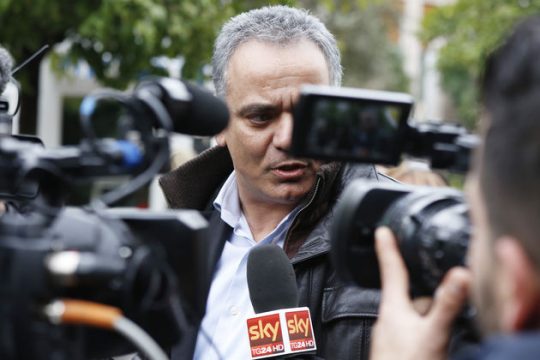 Επαναφέρει τις συλλογικές συμβάσεις η κυβέρνηση