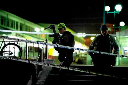 Δύο νεκροί σε επίθεση σε παμπ στη Σουηδία