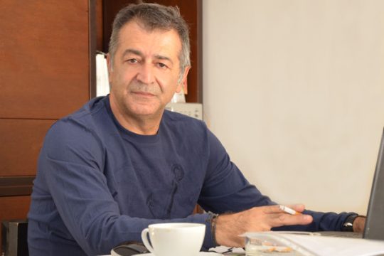 Ο Ταχτσής αγαπάει τους μικροαστούς