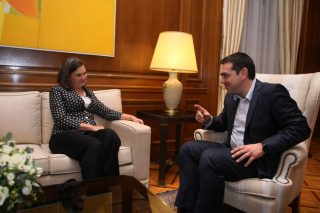 Με Τσίπρα, Κοτζιά και Καμμένο συναντήθηκε η Νούλαντ