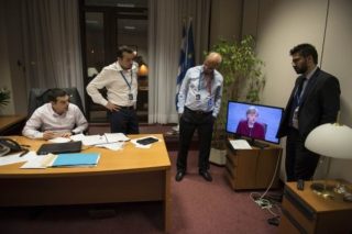 Τζιχαντίστρια η Μέρκελ με το δάχτυλο Γιάνη