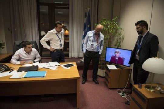 Τζιχαντίστρια η Μέρκελ με το δάχτυλο Γιάνη