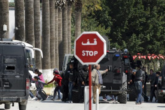Συγκέντρωση πένθους και ενότητας κατά της τρομοκρατίας στην Τυνησία