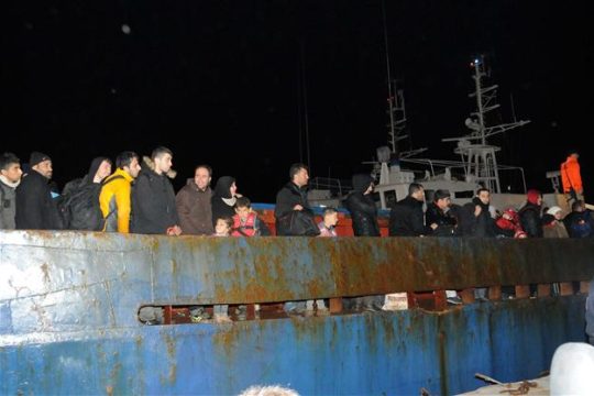 Ενα αμπάρι γεμάτο πρόσφυγες