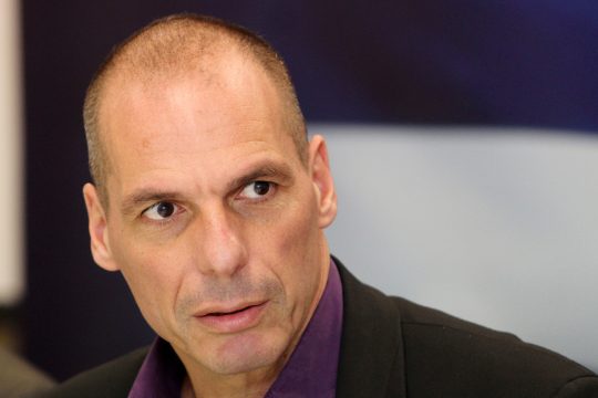 Άδειασε τον Μπάνο ο Βαρουφάκης για τον συμβιβασμό με τη Siemens