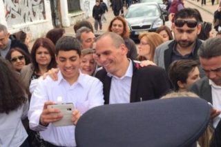 Ο,τι ρήξη ας κατεβάσει