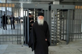 Διακοπή της δίκης λόγω.. συνωστισμού στο εδώλιο