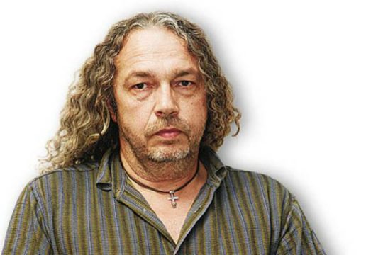Έφυγε από τη ζωή ο μουσικός Βαγγέλης Βέκιος