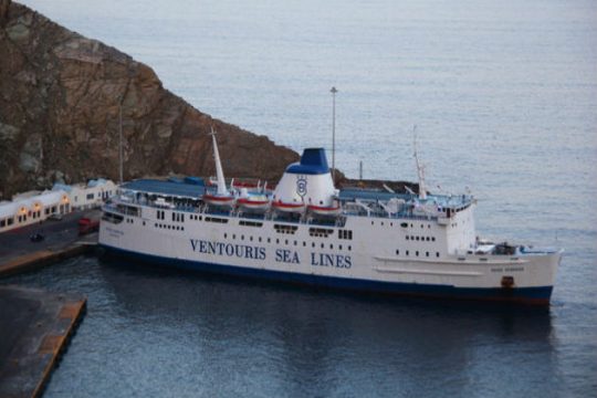 Απλήρωτοι οι ναυτικοί του «Παναγία Τήνου»
