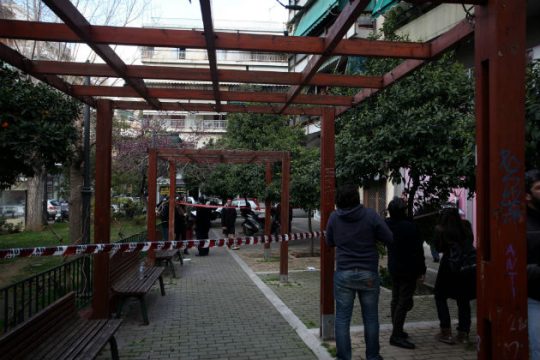 26χρονος βούτηξε στο κενό, αγκαλιά με το βρέφος της αδερφής του