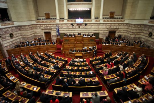 Σε ζωντανή μετάδοση η συζήτηση και ψηφοφορία του ν/σ για την ανθρωπιστική κρίση