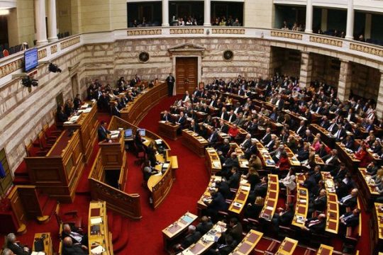 Πρωθυπουργική παρέμβαση πριν από την ψήφιση του ν/σ για την ανθρωπιστική κρίση