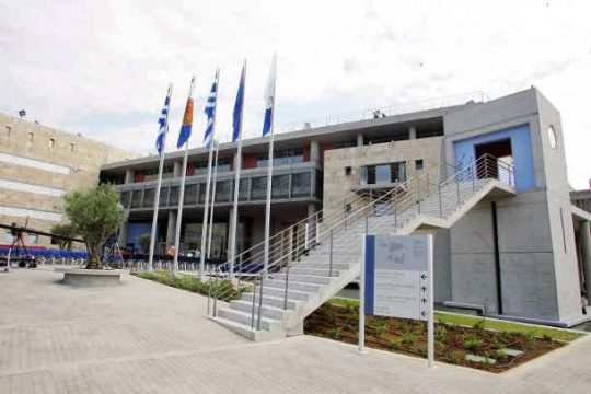 Αδειες παραμονής μέσω… Ληξιαρχείου