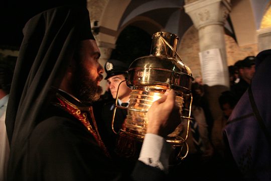 Στην Ελλάδα το Άγιο Φως