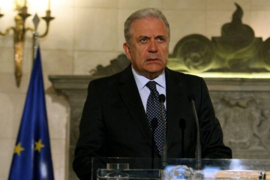Αβραμόπουλος: Να επανεξετασθούν οι κανόνες του Δουβλίνου
