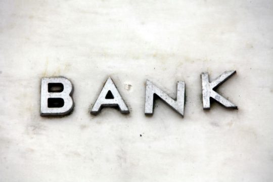 Στην ΤτΕ τα ταμειακά διαθέσιμα ΔΕΚΟ και ΟΤΑ