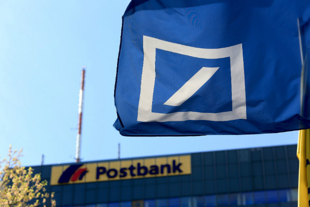 Πωλητήριο στην Postbank από την Deutsche Bank
