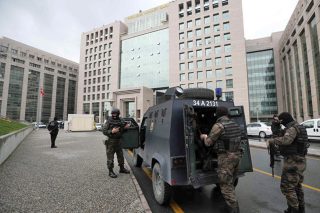 Θρίλερ στο δικαστικό μέγαρο της Πόλης