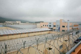 Μας τελείωσαν οι φυλακές τύπου Γ΄, συνεχίζεται η απεργία πείνας