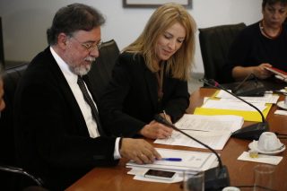 «Εφαρμόζω την πολιτική της κυβέρνησης»