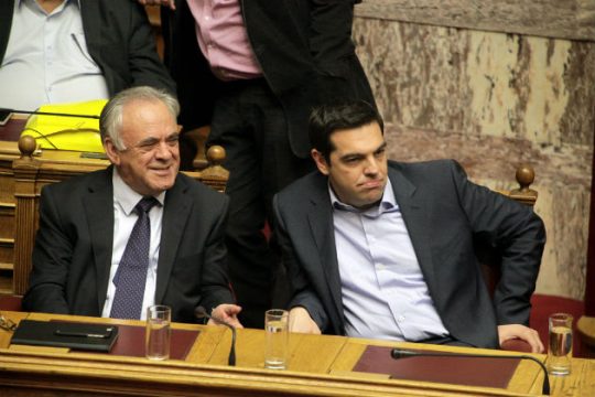 Ποιοι υπουργοί είναι οι δημοφιλέστεροι και ποιοι μένουν «μετεξεταστέοι»