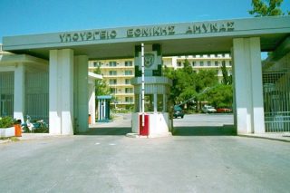 Αναψε φωτιές η σύμβαση για τα αεροπλάνα