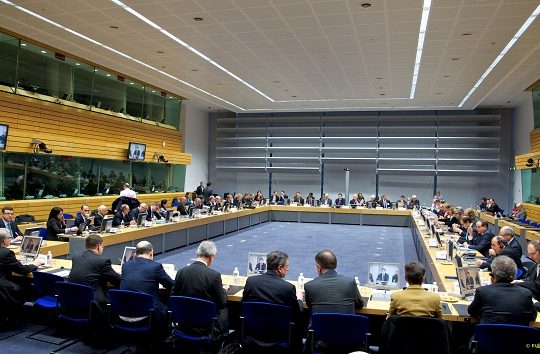 Παραμένουν τα μεγάλα «αγκάθια» σε ασφαλιστικό και εργασιακά