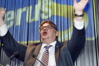 Μπροστά στην κυβέρνηση, ας πάει κι η Ακροδεξιά