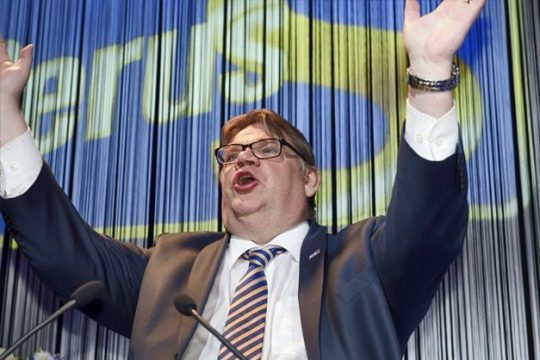 Μπροστά στην κυβέρνηση, ας πάει κι η Ακροδεξιά