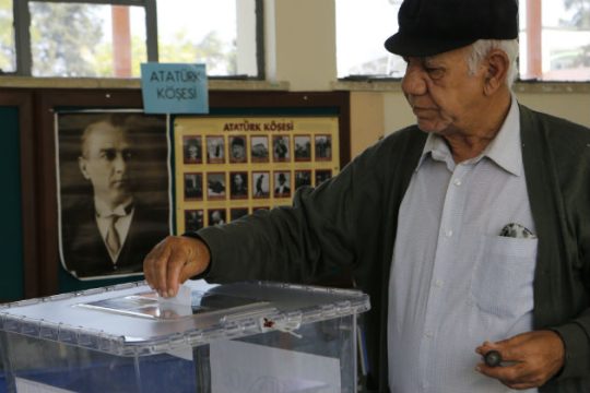 «Μάχη» για Έρογλου και Ακιντζί στα Κατεχόμενα