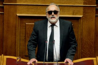 Παραίτηση Κουρουμπλή ζητούν Ν.Δ.-ΠΑΣΟΚ, τι απαντά ο υπουργός Υγείας