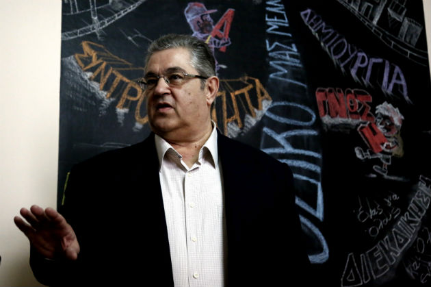 Και με τα μεταλλεία και με την κοινωνία το ΚΚΕ