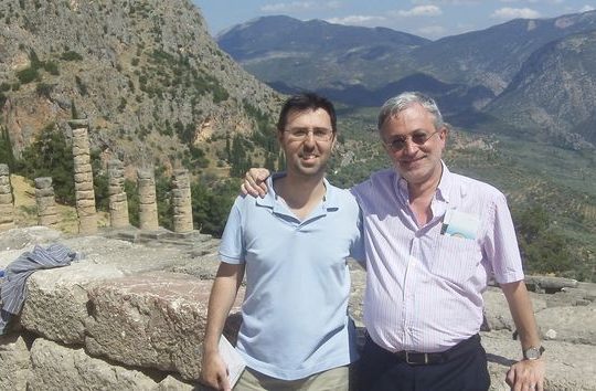 Δυο συνοδοιπόροι στις αλέες της φιλίας