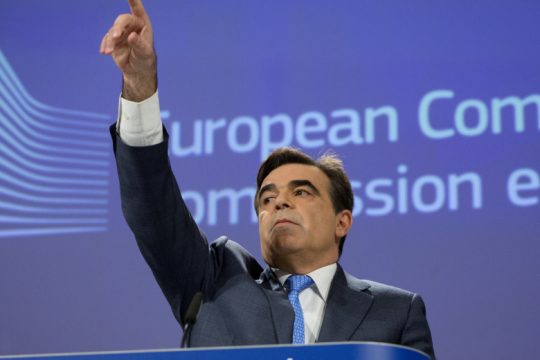 Η Ε.Ε. θεωρεί ανυπόστατα τα δημοσιεύματα περί Grexit