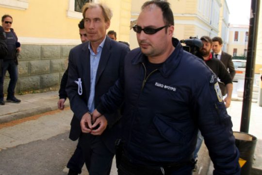 Στον ανακριτή Διαφθοράς ο Ζαν-Κλοντ Όσβαλντ