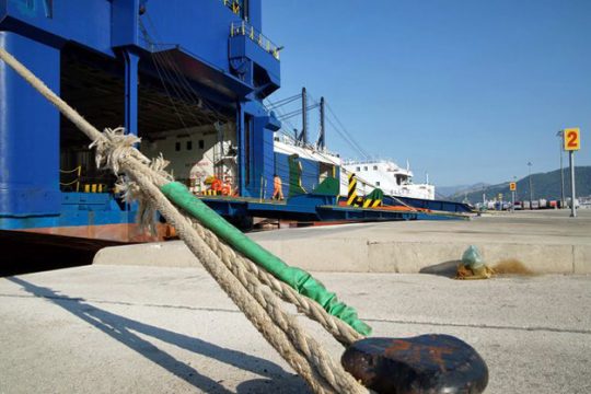Πλοίο χτύπησε στην προβλήτα του λιμανιού της Ηγουμενίτσας