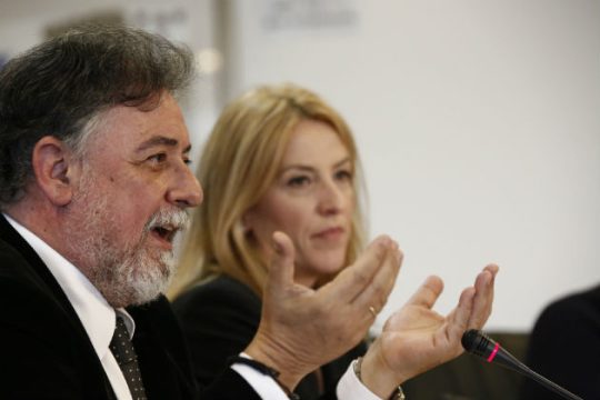«Να αποφασίσει η κυβέρνηση τι θα κάνει με τις καταλήψεις»
