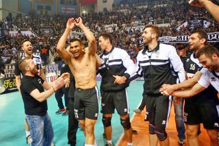 Προς τη δόξα τραβά!