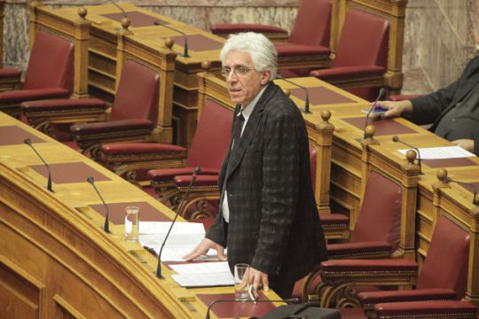 Ο υπουργός να άρει το αδιέξοδο