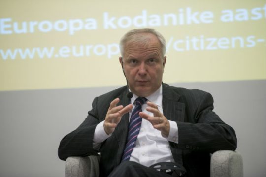 Ηλίθιοι ή συνένοχοι;