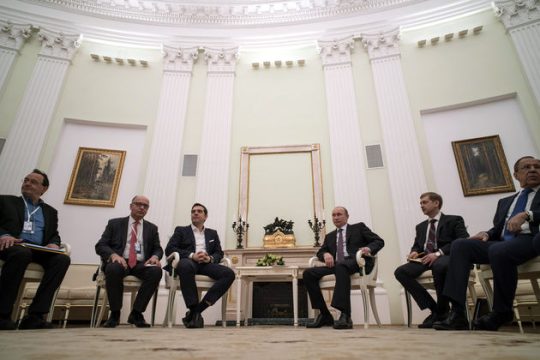 Στα «μανταλάκια» ο Τσίπρας