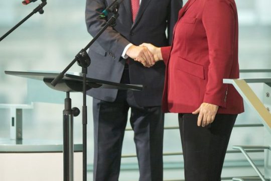 Ξαναζεσταίνει μια παλιά του σχέση