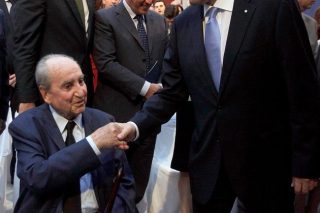 Δύο μέτρα και σταθμά